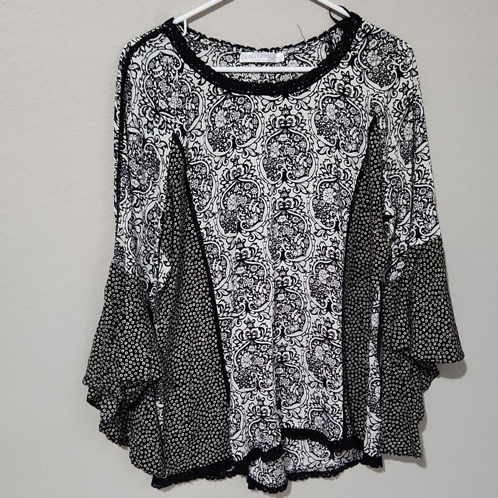 Solitaire Shirt Womens Size L Waterfall Sleeves Fairy Floral Black White